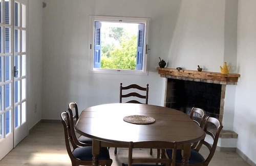 Drakoneri House | La Maison Bleu