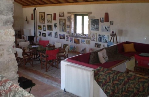 Vamvakou Hotel | Arachovitika Kalivia