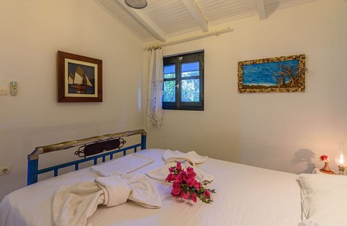Aipeia House | The Blue House Seaside Retreat - Fully Equipped