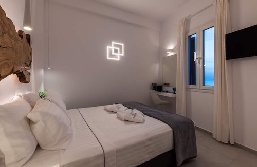Little Venice Hotel | Sunset Paraportiani Rooms