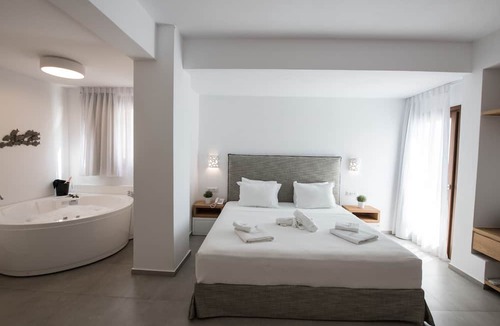 Loutraki Hotel | Natura Luxury Boutique Hotel Skopelos