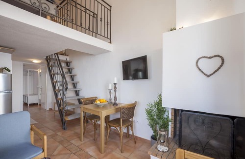 Neos Marmaras House | Alterra Vita Apartments