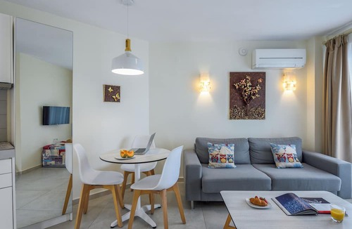 Nea Propontida House | Elpiniki Luxury Apartments