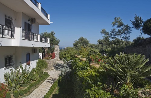 Dassia House | Marialice Apartments