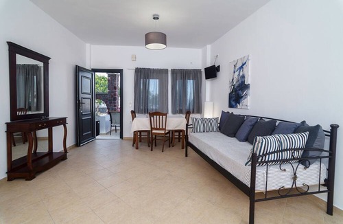 Akrotiri House | Aelia Suites