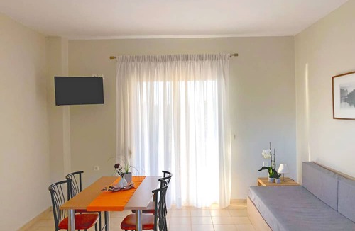 Ormilia House | Red Coral Apartments