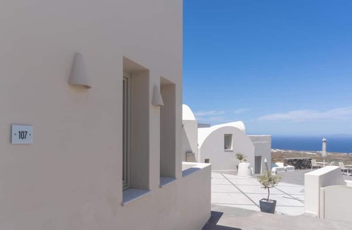 Finikia Hotel | Hotiday Santorini Oia