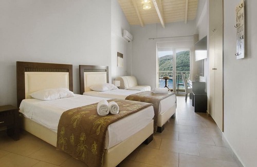 Mikros Gialos Hotel | ROUDA VILLAGE