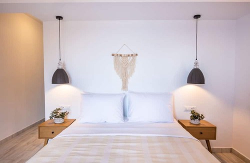 Aperio Apartment | Yploui Suites 1 in Kira Panagia