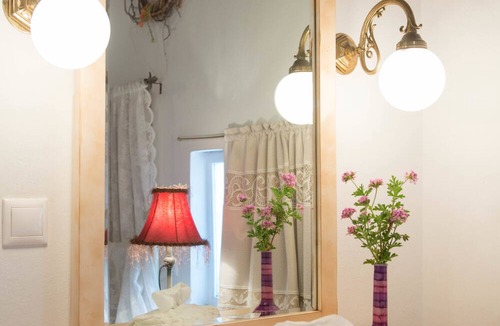 Apollonia Hotel | Peristeronas House