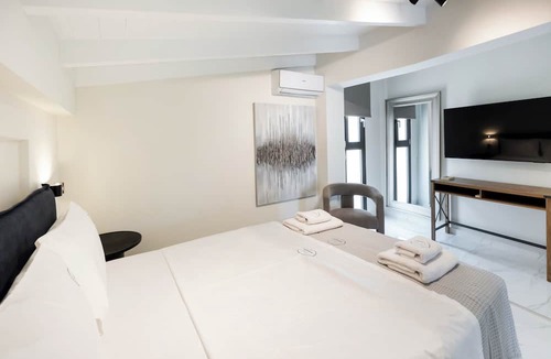 Perigiali Apartment | N&G Deluxe Maisonette