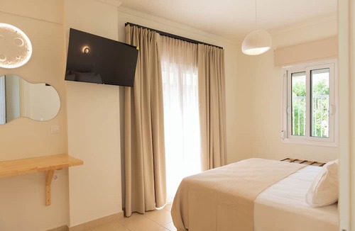 Chrisi Ammoudia Hotel | Ellinas Hotel