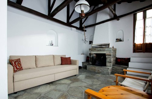 Makrynitsa House | Secluded Cottage Guesthouse in the Mountains