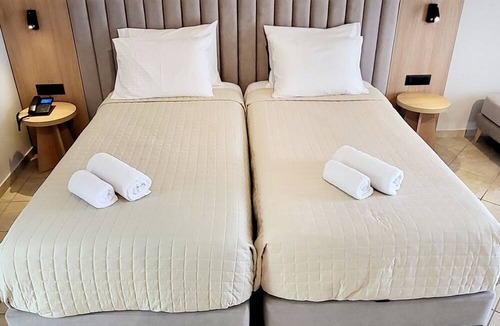 Acharavi Hotel | THINALOS HOTEL