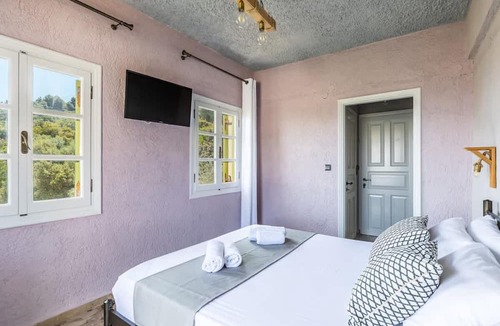 Stafylos Apartment | Persephone Seaview Room - Ariadne Skopelos Getaway