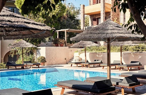 Perdhika Apartment | Beautiful 1BR Suite near Sarpa Beach