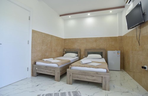 Gjerana Apartment | Studio Room w Balcony 6 min to Beach in Montenegro