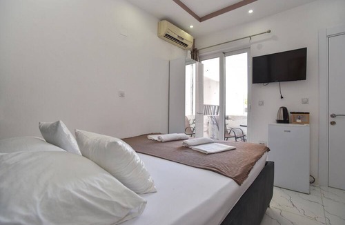 Gjerana Apartment | Studio Room w Balcony 6 min to Beach in Ulcinj