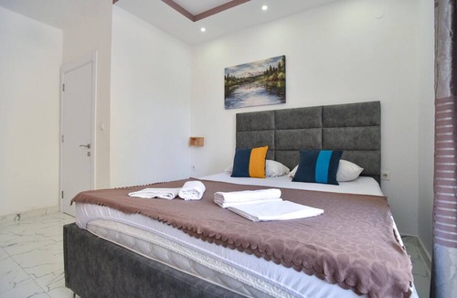 Gjerana Apartment | Studio Flat w Balcony 6 min to Beach in Montenegro