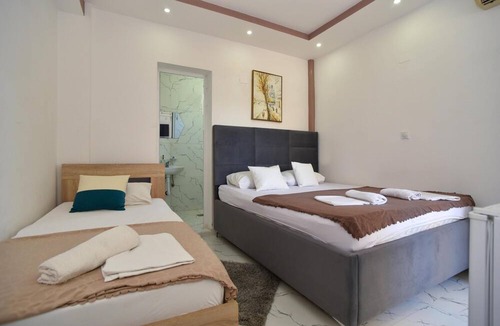 Gjerana Apartment | Studio Room w Balcony 6 min to Beach in Ulcinj