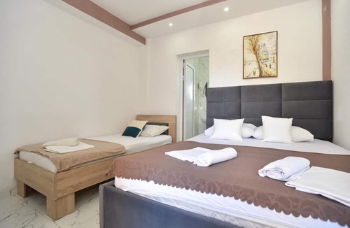 Gjerana Apartment | Studio Room w Balcony 6 min to Beach in Ulcinj