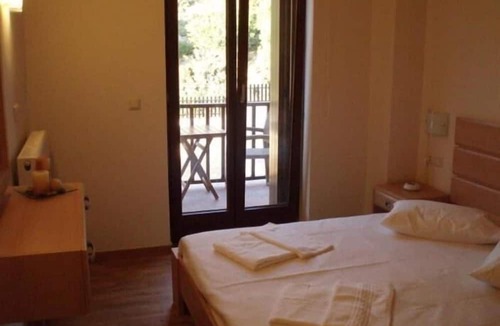 Omalos Villa | Your Gorge-side Getaway Modern Villas, Natural Beauty