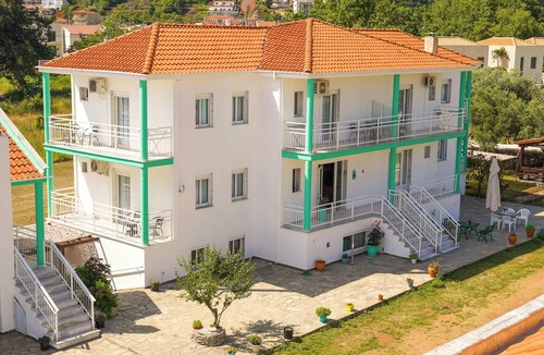 Chrisi Akti House | Menta Studios