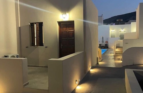 Kamari House | Tarelis Beach Apartments & Studios