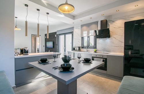 Nea Iraklia Villa | Theasea Villa Cooling Heated Floor