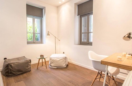 Kerameikos Hostel | Pink Mango Hostel