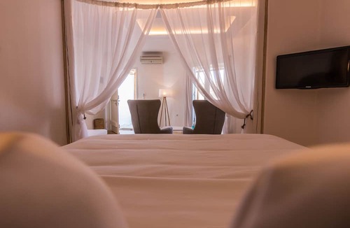 Apollonia Hotel | Salt Suites by Mr and Mrs White