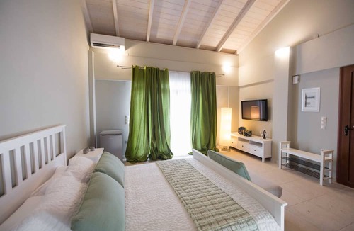 Nikiana House | NV Seafront Studios AV Properties