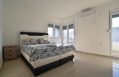Bregvija Villa | Villa w Garden, Balcony 8 min to Ulcinj Long Beach