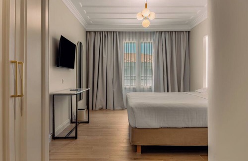 Nidri Hotel | Royal Nidri Suites
