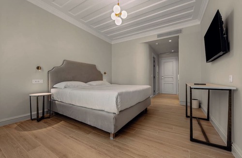 Nidri Hotel | Royal Nidri Suites