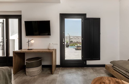 Akrotiri House | Vineyard Exclusive Suites