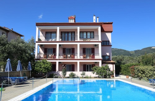 Lygia House | Christina Studios
