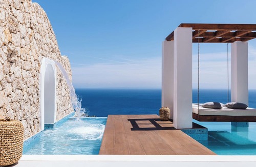 Varvara Villa | Emerald Villas & Suites