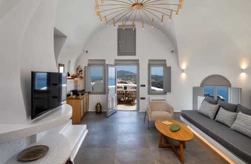 Imerovigli Apartment | Eteoro Suites