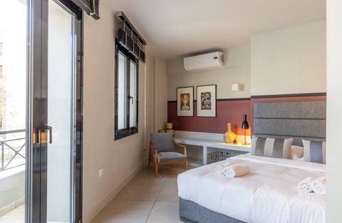 Psirri Apartment | Superb Central Athens Suite with Rooftop – Perfect for 5 Guests, 85sqm