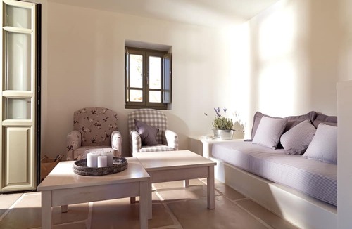 Folegandros Town Apartment | Themonies Luxury Suites