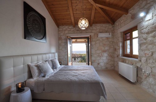 Akrotiri Villa | Jootiq Villas