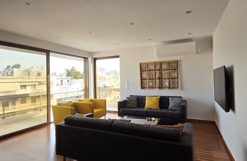 Pangrati Condo | Make some family memories - 4 bd/4ba, views, W/D, WiFi