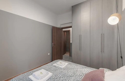 Makrigianni Condo | Next to Acropolis Museum, in Plaka area large Apt!