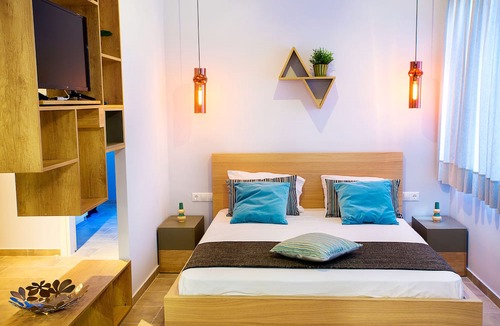 Athens City Centre Apartment | Emerald Suite