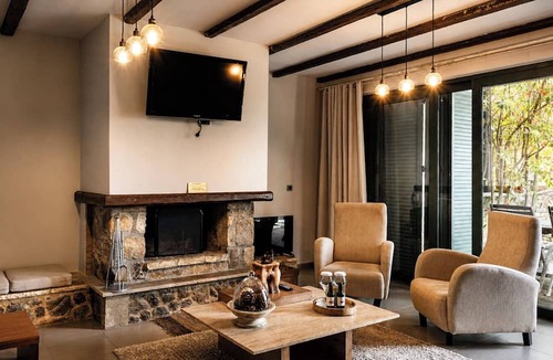 Mesaia Trikala Apartment | Vathyskia Guesthouse