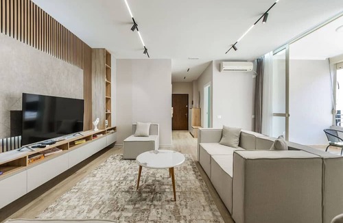 Durres Apartment | Sunny Beach Luxurious Apartment by PikHost