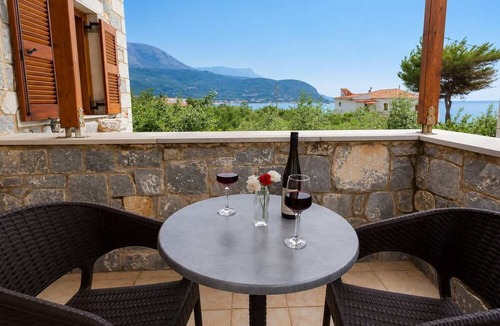Agios Nikolaos Apartment | Pleades Seaside Caleano Gem in Mani, Near the Sea
