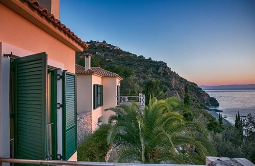 Livadi House | Mahatma Gandhi Villa by Interhome