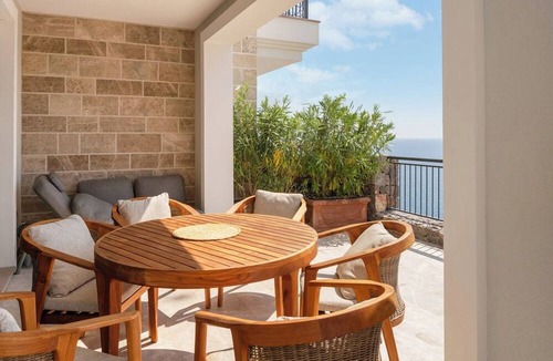 Radovici Apartment | Sea View Apartment in Luštica Bay